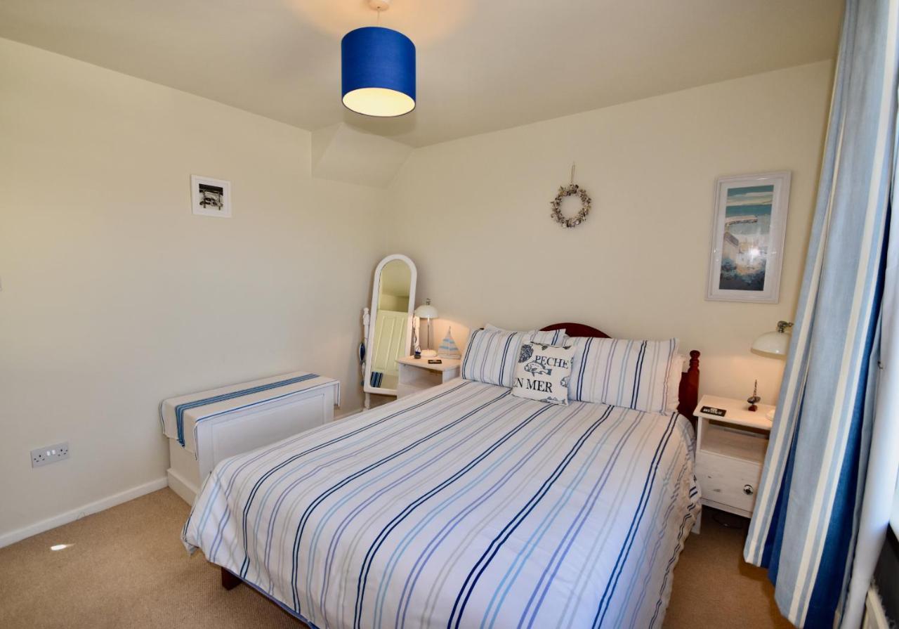 Boat House Sleeps 4 In The Centre Of The Sailing Mecca Of Cowes Villa Cowes  Exterior photo