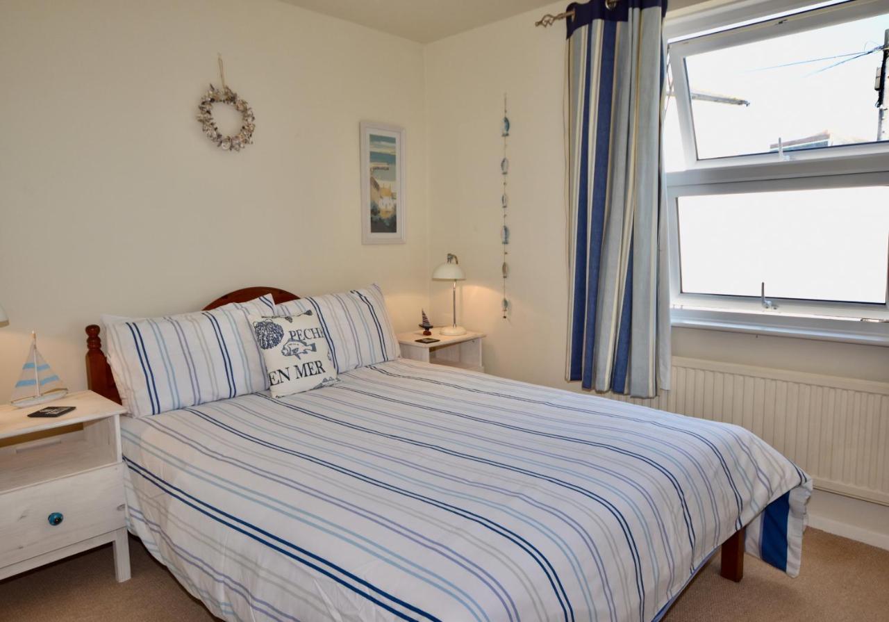 Boat House Sleeps 4 In The Centre Of The Sailing Mecca Of Cowes Villa Cowes  Exterior photo